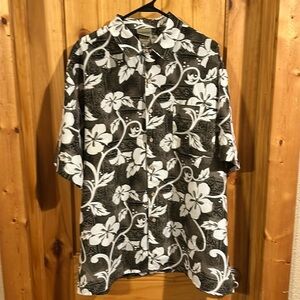 Extreme Gear Aloha Hawaiian Button Up Shirt. One pocket